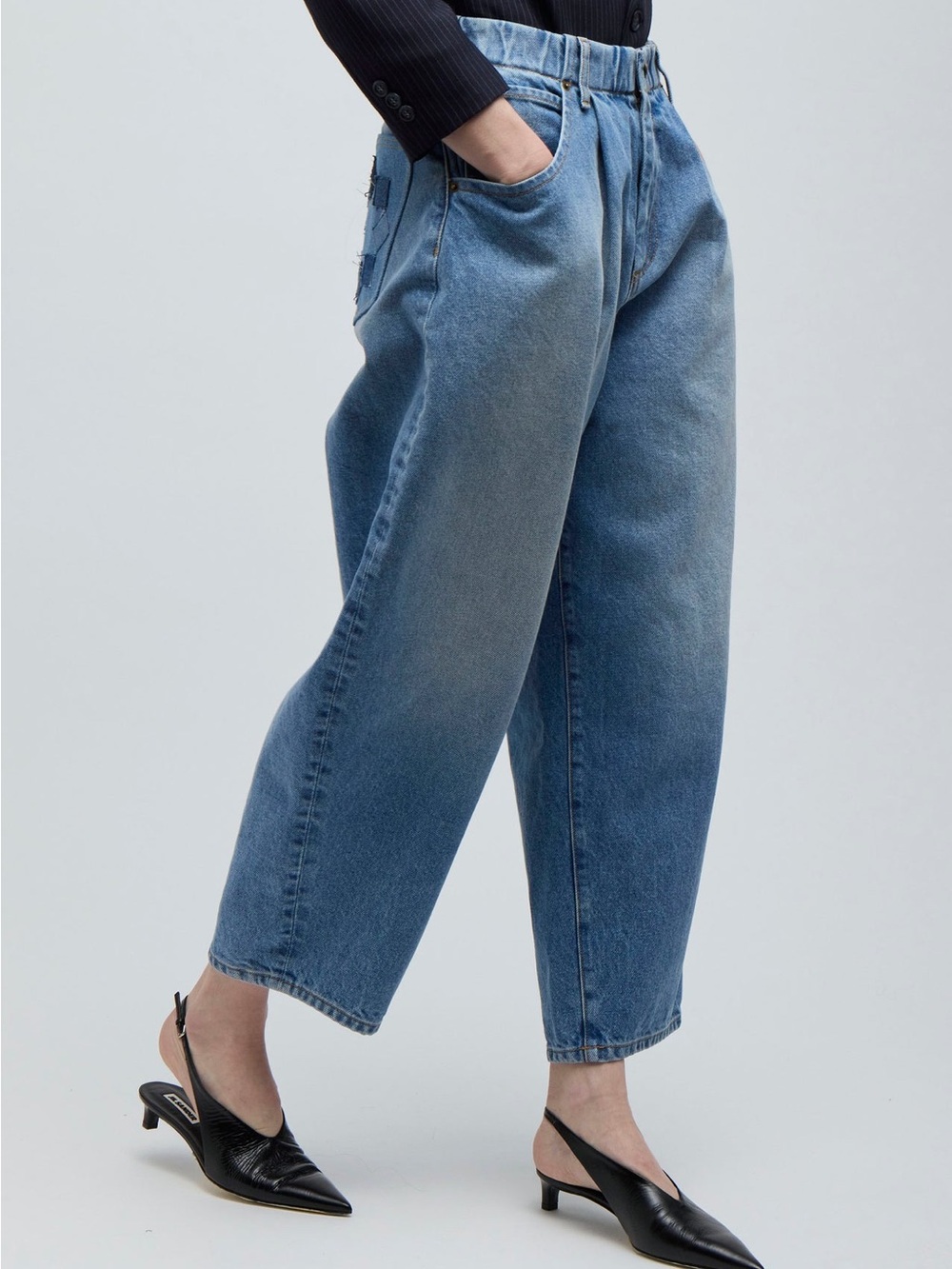 Rentrayage Women’s Silverlake Elastic Waist Light Wash Jeans With Patch Pocket — image 2 of 8